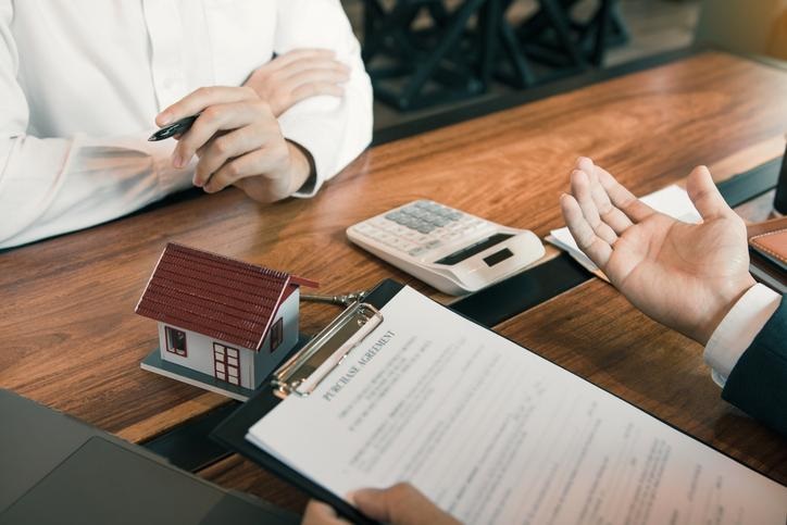 Key Considerations: Choosing the Right Mortgage Broker for Your Needs