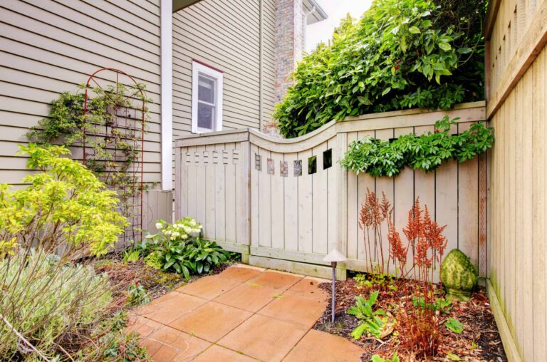 Why Fencing is Crucial for Leeds Homeowners: Safety, Privacy, and More